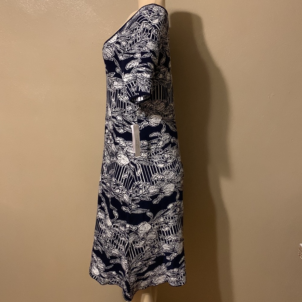 Signature by Robbie size M Sweater Dress navy white floral knit - Picture 2 of 5